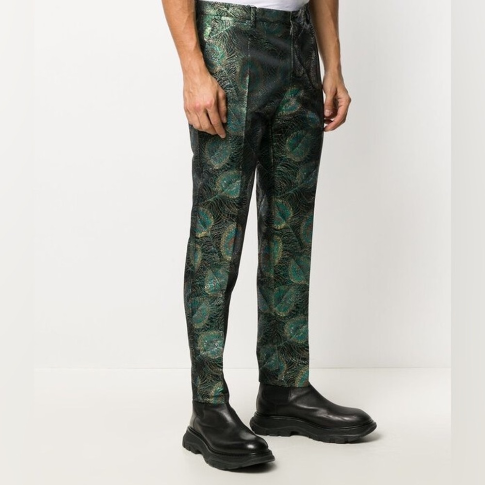 Dolce & Gabbana Pants
With beautiful metallic peacock feather print!
